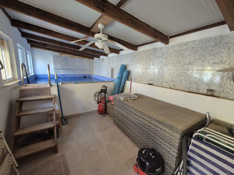 4 Cuarto Villa en venta