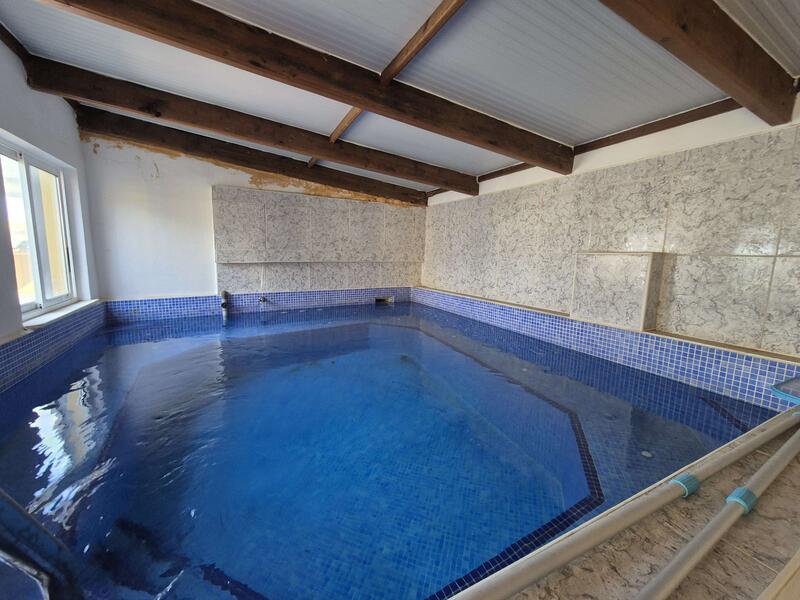 4 Cuarto Villa en venta