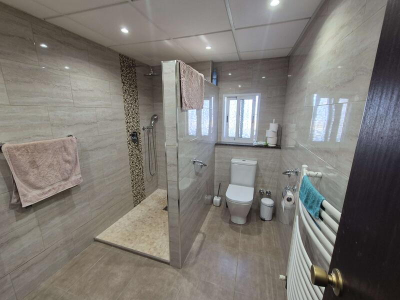 4 Cuarto Villa en venta