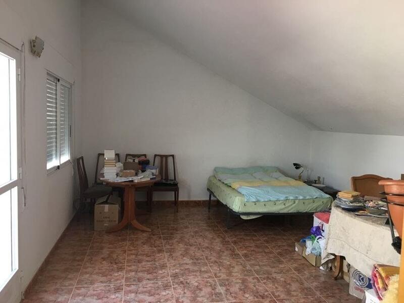 3 slaapkamer Gezinswoning Te koop