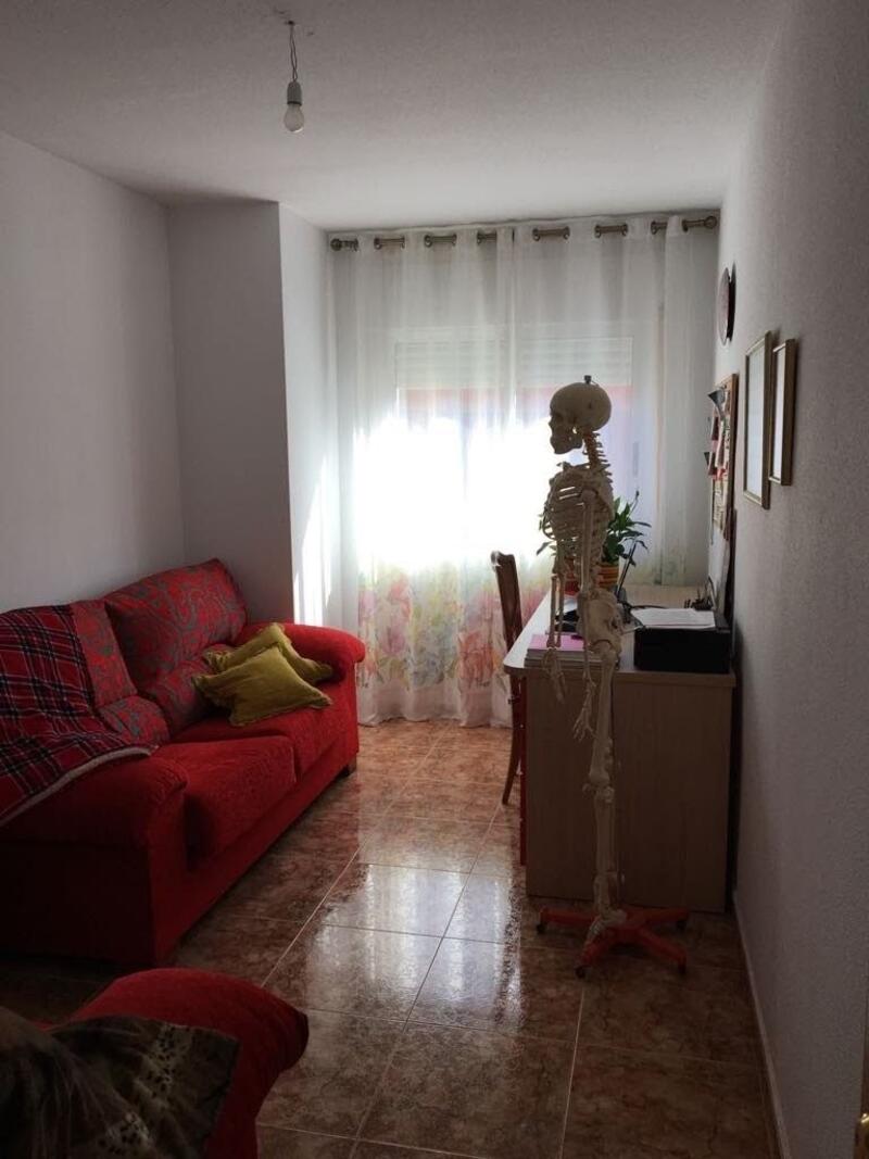 3 slaapkamer Gezinswoning Te koop