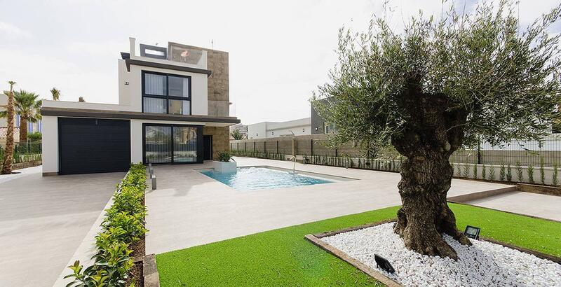 Villa for sale in Dehesa de Campoamor, Alicante