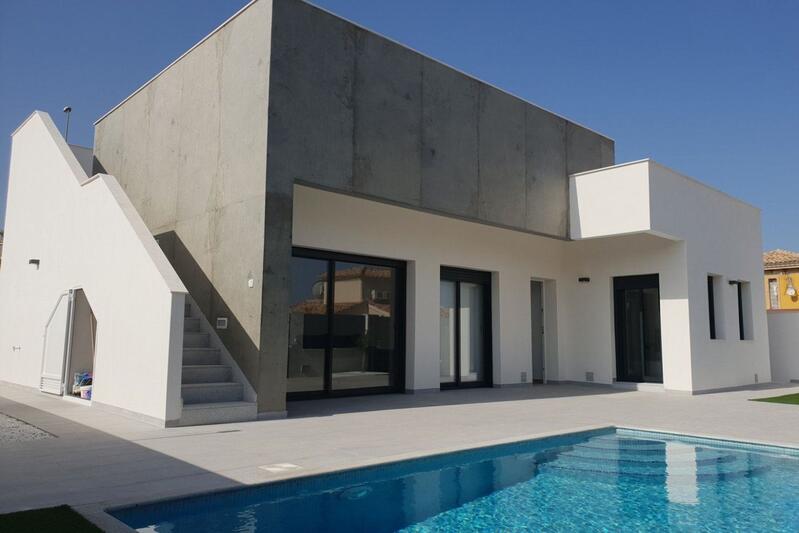 Villa en venta en Pinar de Campoverde, Alicante