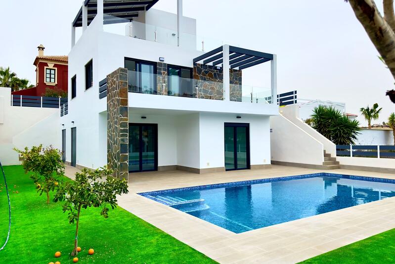 Villa for sale in Ciudad Quesada, Alicante