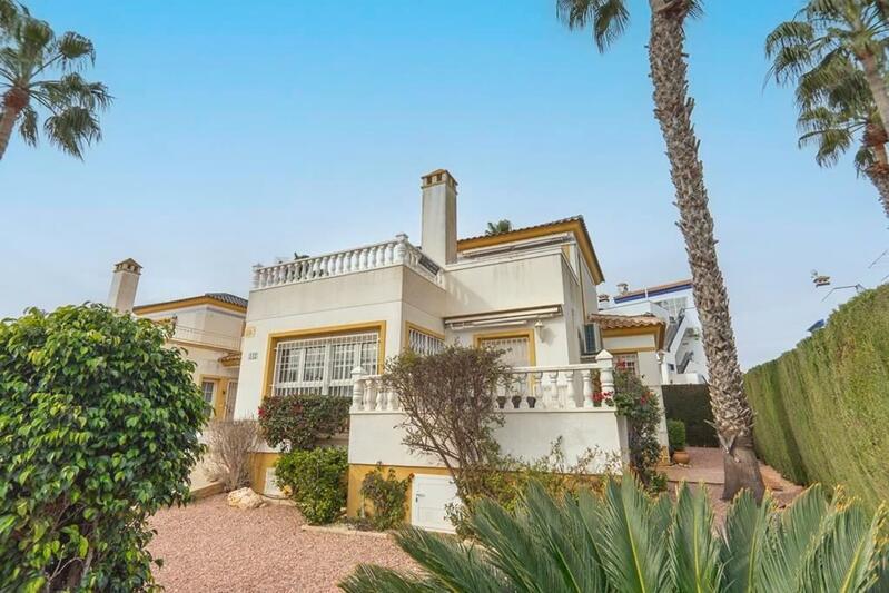 Adosado en venta en Villamartin, Alicante
