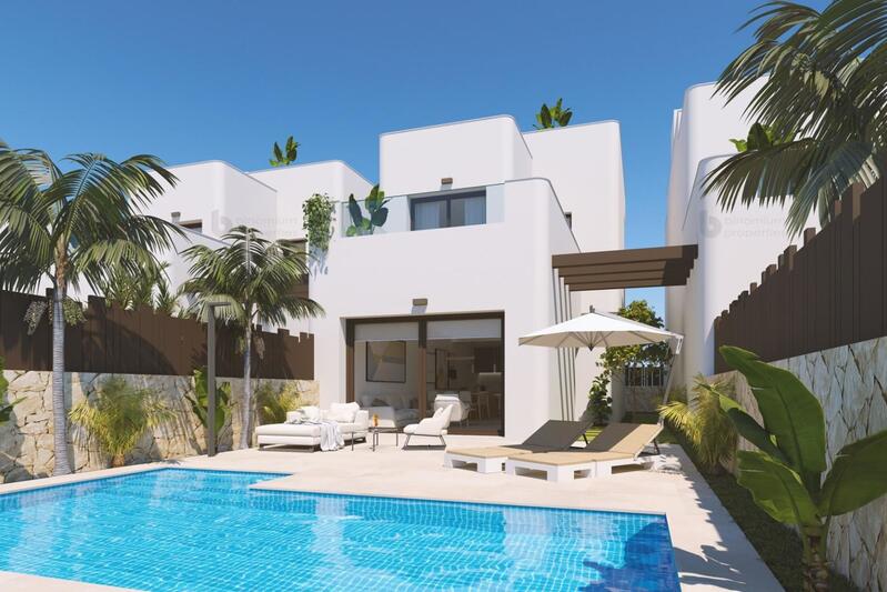 Villa for sale in Mil Palmeras, Alicante