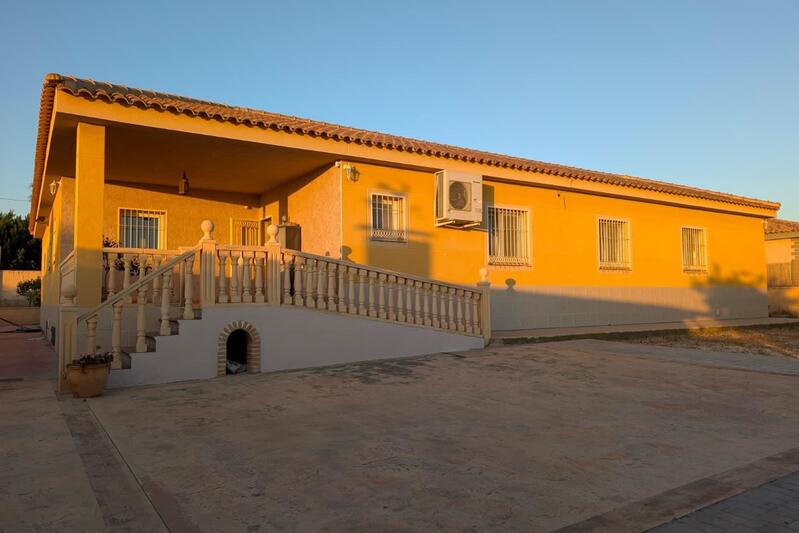 Villa for sale in Alacant/Alicante, Alicante