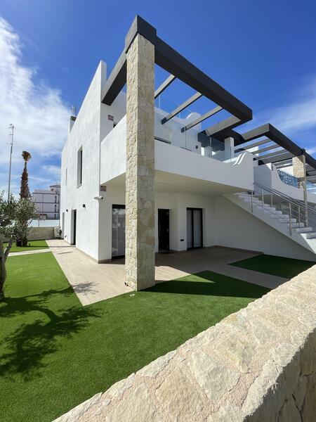 Townhouse for sale in Torrevieja, Alicante