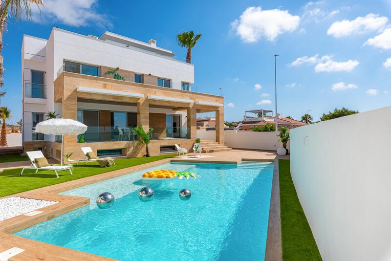 4 bedroom Villa for sale 4 bedroom Villa for sale