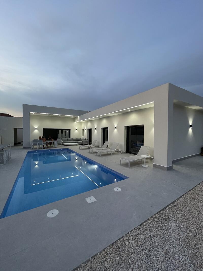 Villa à vendre dans La Romana, Alicante Villa à vendre dans La Romana, Alicante