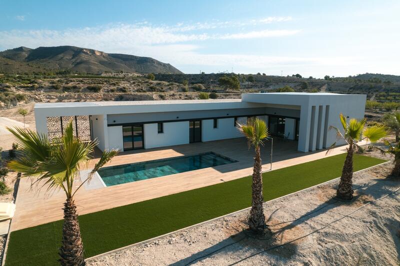 Villa Te koop in Pinoso, Alicante Villa Te koop in Pinoso, Alicante
