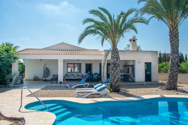 вилла продается в Guardamar del Segura, Alicante