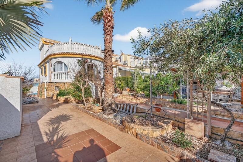6 Schlafzimmer Villa zu verkaufen 6 Schlafzimmer Villa zu verkaufen