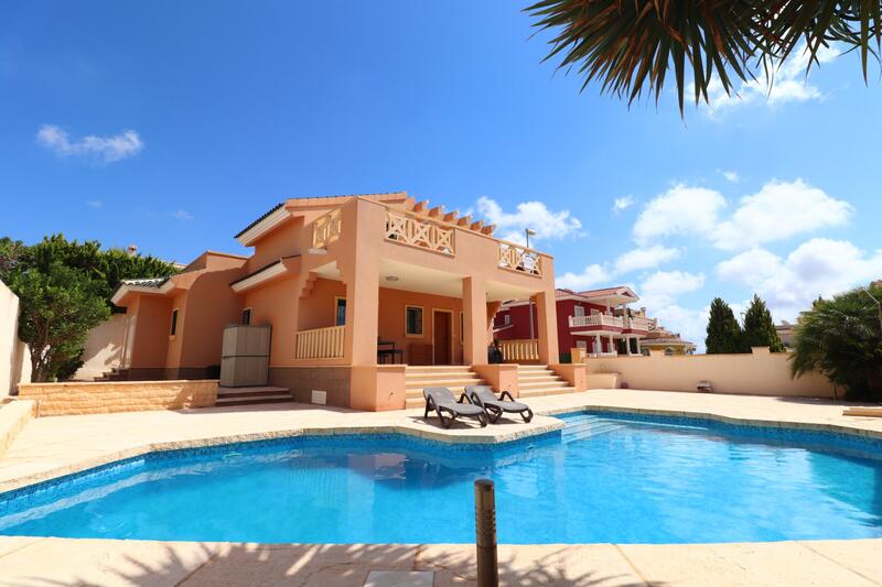 Villa til salgs i Ciudad Quesada, Alicante