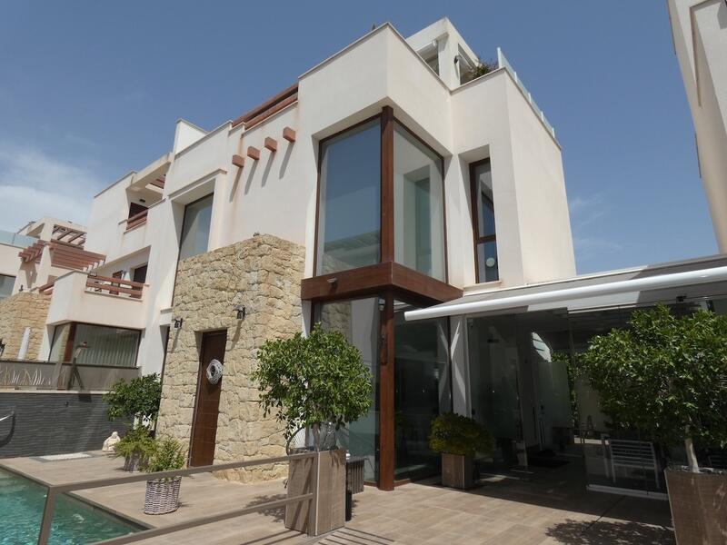3 bedroom Villa for sale