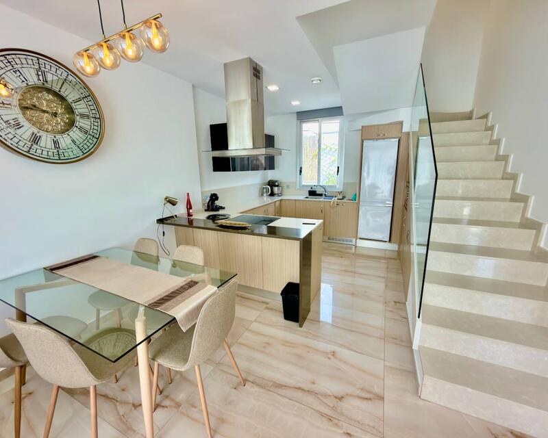 3 Schlafzimmer Villa zu verkaufen 3 Schlafzimmer Villa zu verkaufen