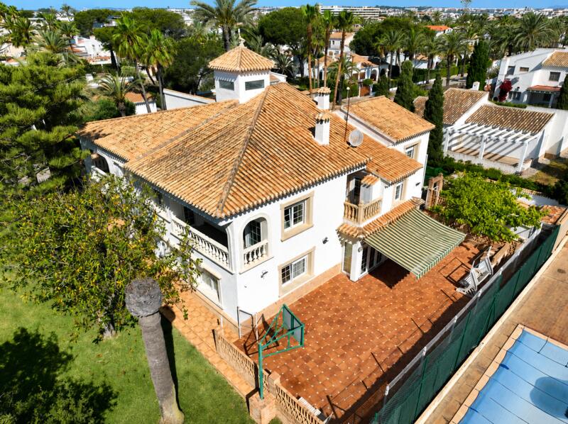 8 slaapkamer Villa Te koop 8 slaapkamer Villa Te koop