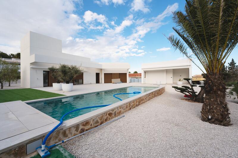 Villa for sale in Ciudad Quesada, Alicante