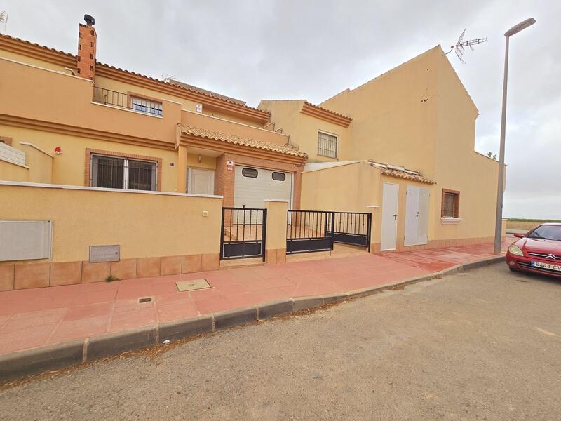 3 bedroom Townhouse for sale 3 bedroom Townhouse for sale