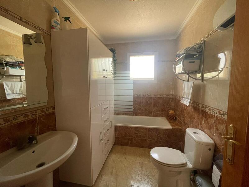 3 bedroom Country House for sale 3 bedroom Country House for sale