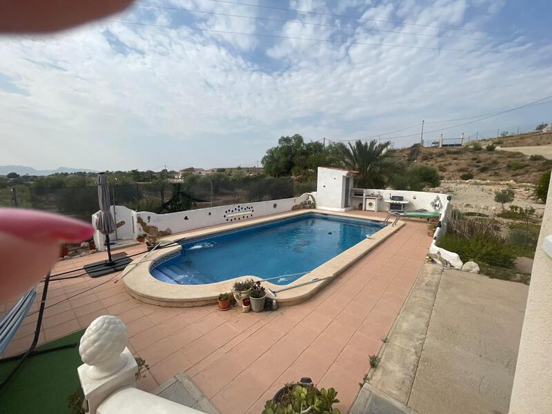 3 bedroom Country House for sale 3 bedroom Country House for sale