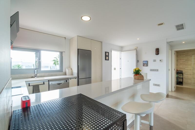 2 bedroom Townhouse for sale