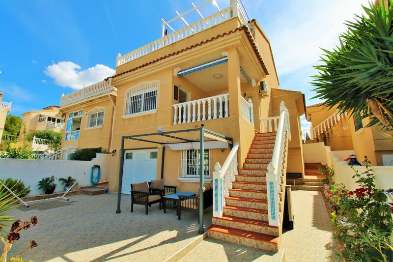 Villa till salu i Villamartin, Alicante Villa till salu i Villamartin, Alicante