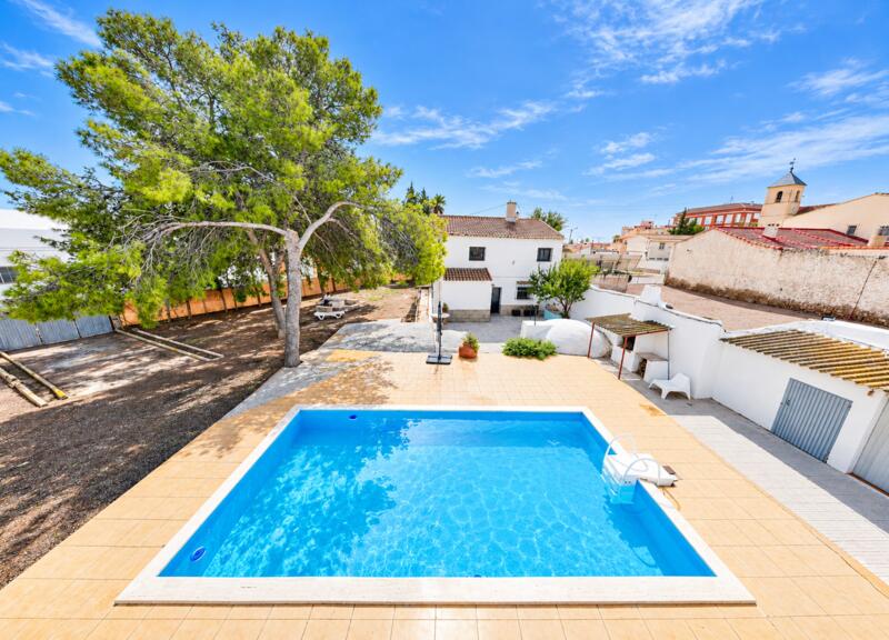 6 bedroom Villa for sale