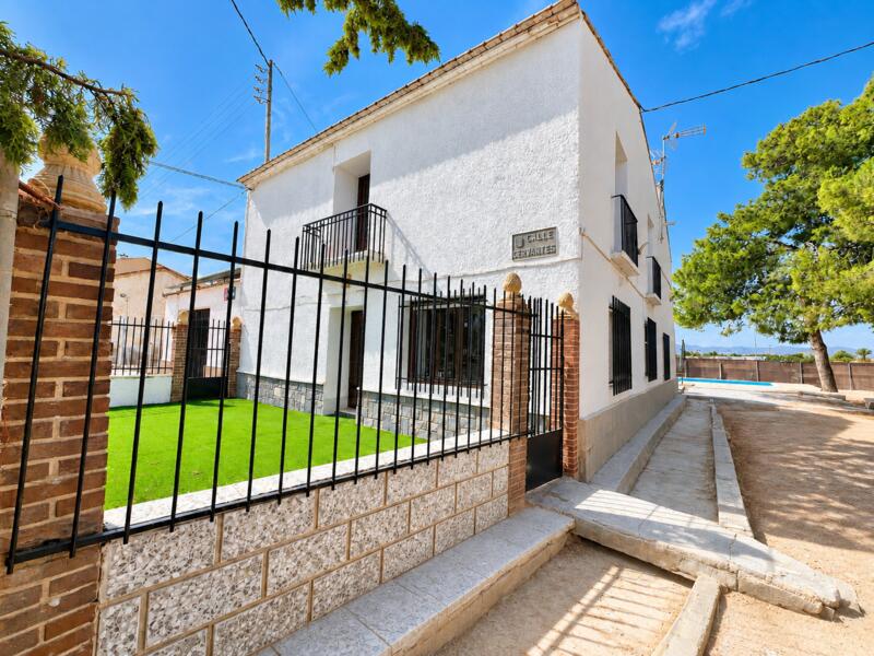 6 bedroom Villa for sale