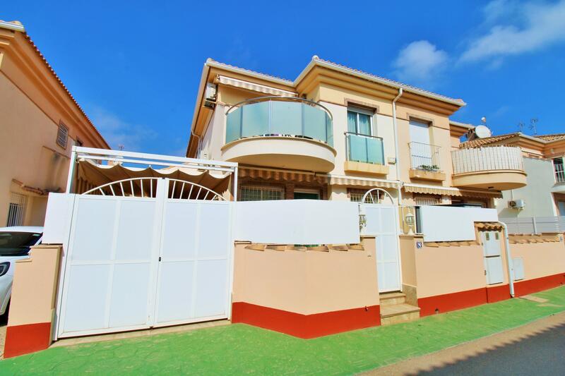 3 bedroom Townhouse for sale 3 bedroom Townhouse for sale