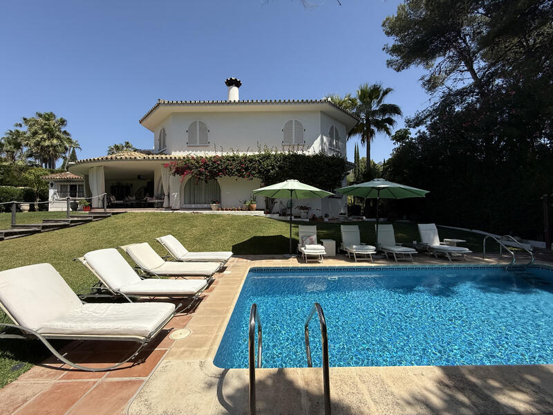 Grottehus til salg i Marbella, Málaga