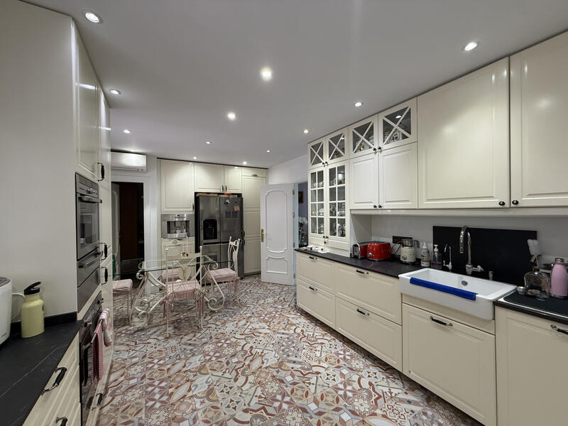6 bedroom Cave House for sale