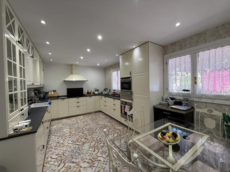 6 bedroom Cave House for sale