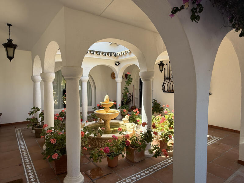 6 bedroom Cave House for sale