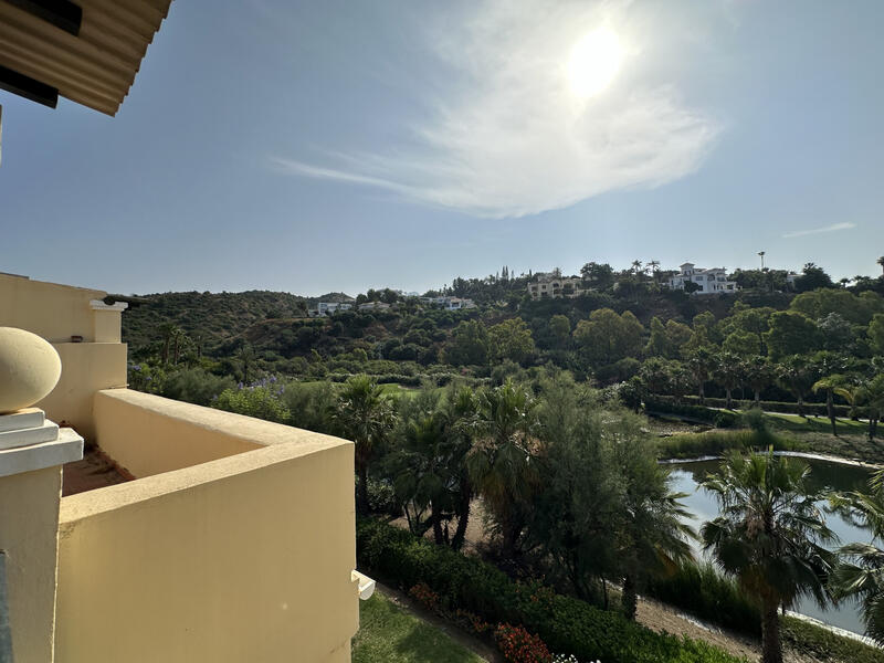 Apartment for sale in Benahavis, Málaga