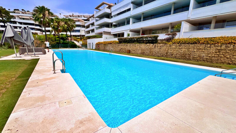 Apartment for sale in Benahavis, Málaga