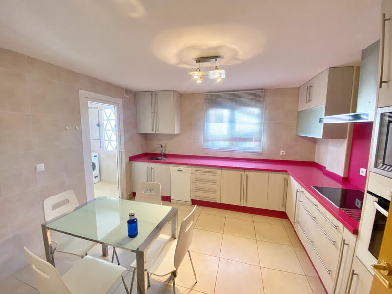 4 bedroom Apartment for sale