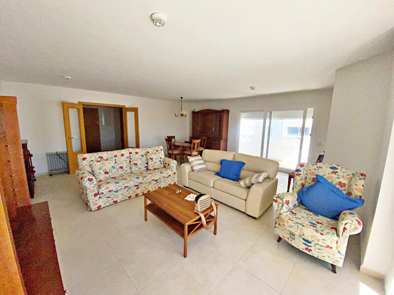 4 bedroom Apartment for sale