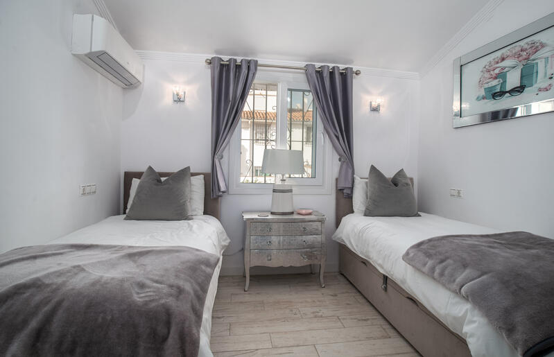 2 bedroom Townhouse for sale