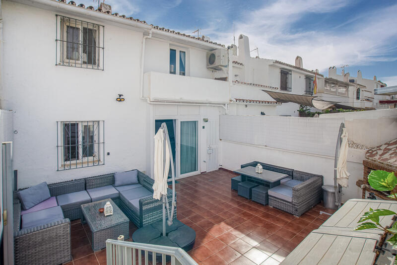 2 bedroom Townhouse for sale