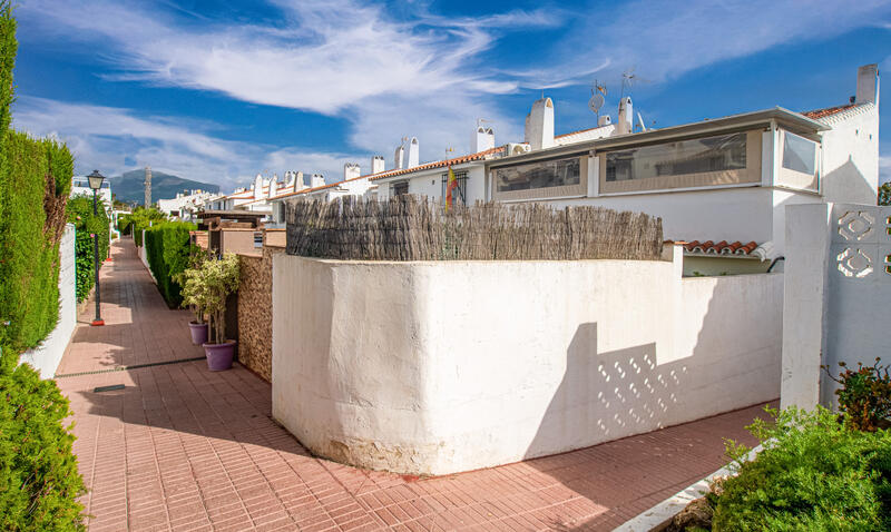 2 bedroom Townhouse for sale