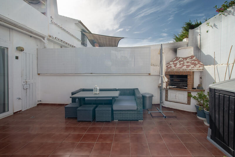 2 bedroom Townhouse for sale