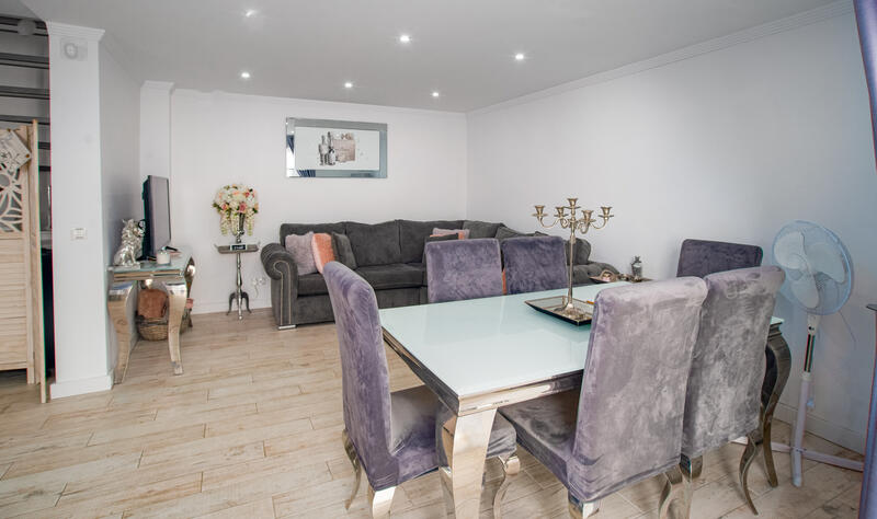 2 bedroom Townhouse for sale