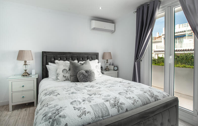 2 bedroom Townhouse for sale