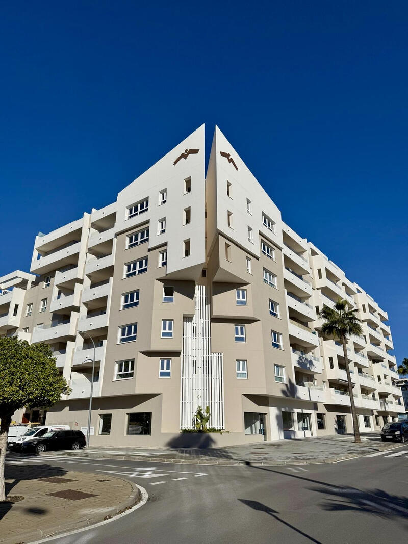 4 bedroom Apartment for sale