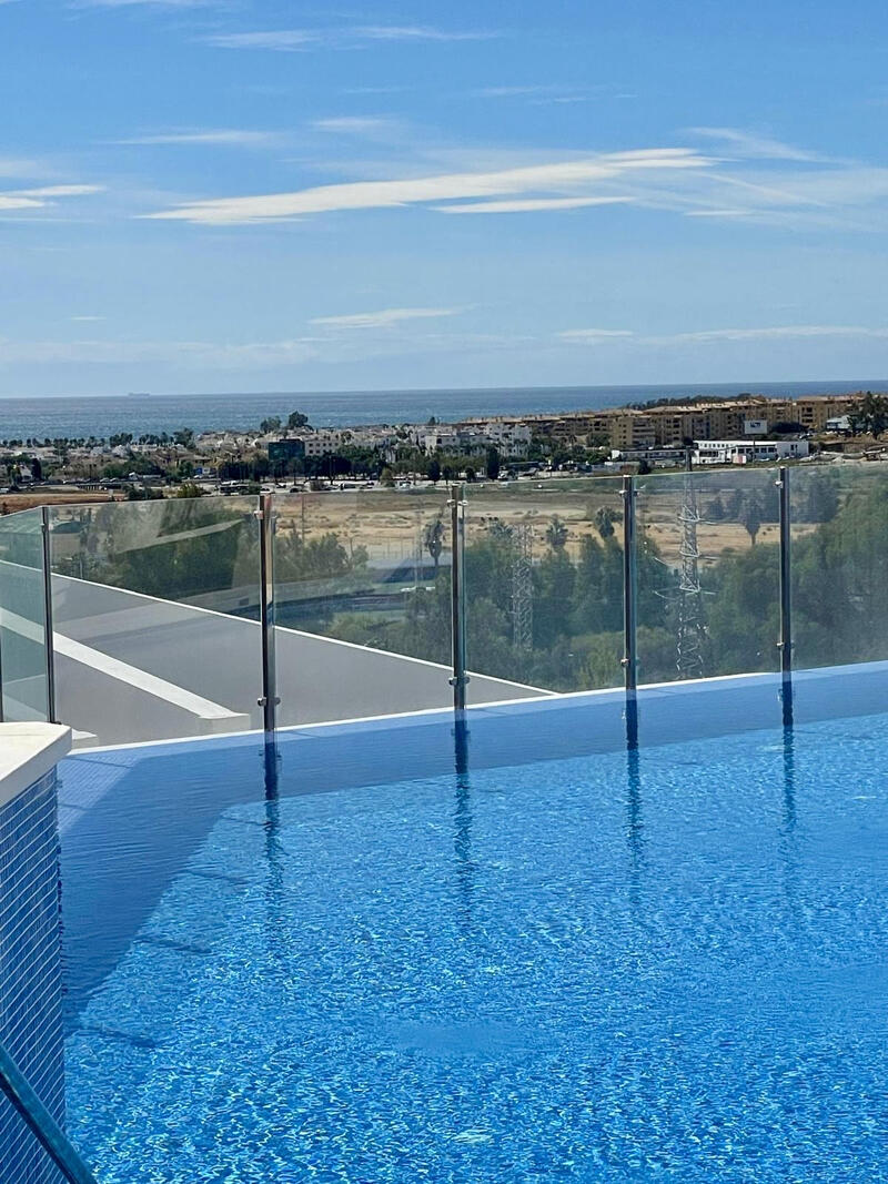 4 bedroom Apartment for sale
