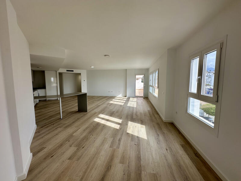 4 bedroom Apartment for sale