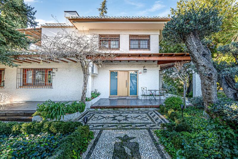 Villa for sale in Albolote, Granada