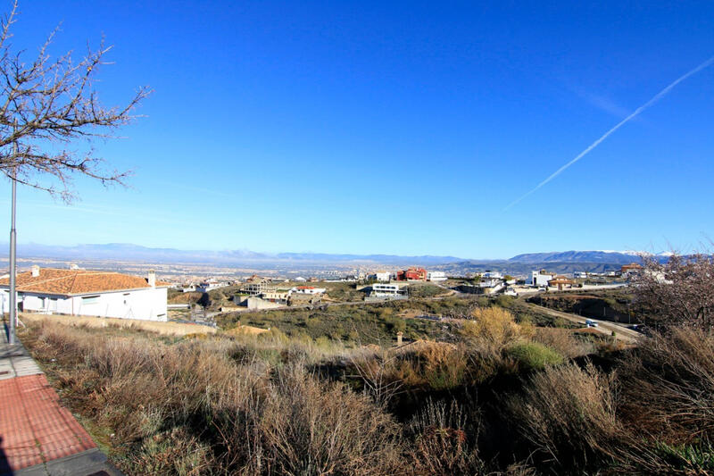 Jord til salg i La Zubia, Granada