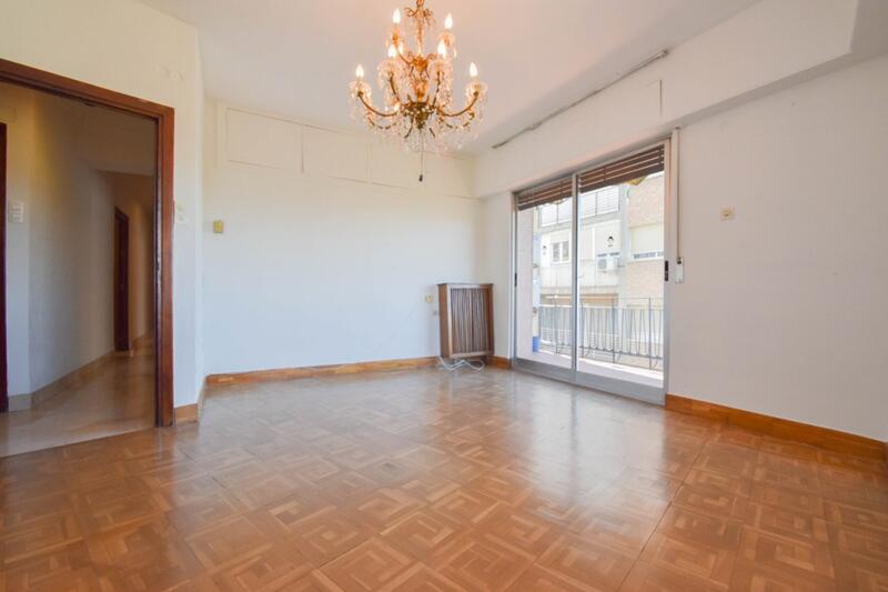 7 bedroom Apartment for sale